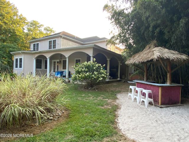 1042 Maxim Southard Road, Howell, NJ 07731