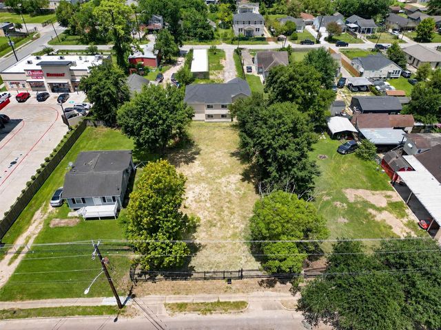 611 E Crosstimbers Street, Houston, TX 77022