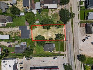 611 E Crosstimbers Street, Houston, TX 77022