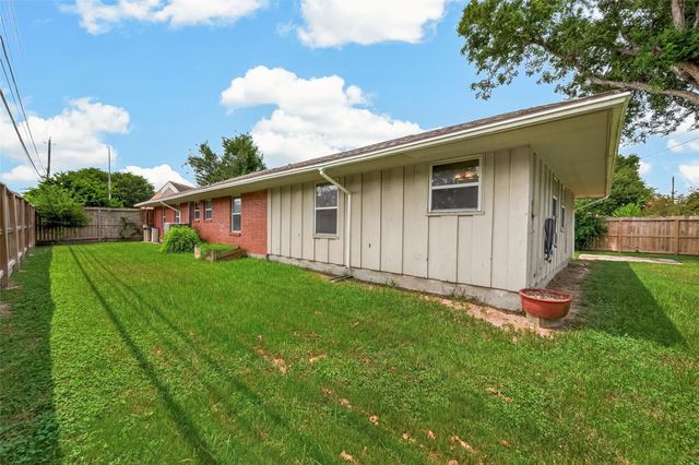 4002 Cheena Drive, Houston, TX 77025