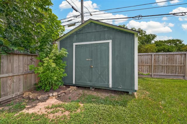4002 Cheena Drive, Houston, TX 77025