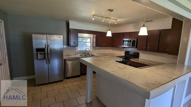 214 Honeylane Circle, Hinesville, GA 31313