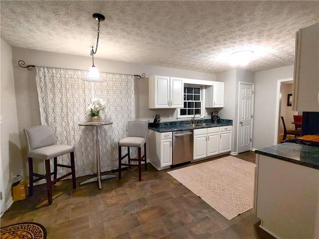 61 Maplewood Cove, Acworth, GA 30101