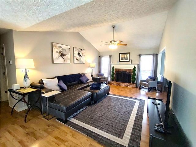 61 Maplewood Cove, Acworth, GA 30101