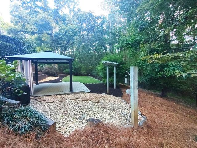 61 Maplewood Cove, Acworth, GA 30101