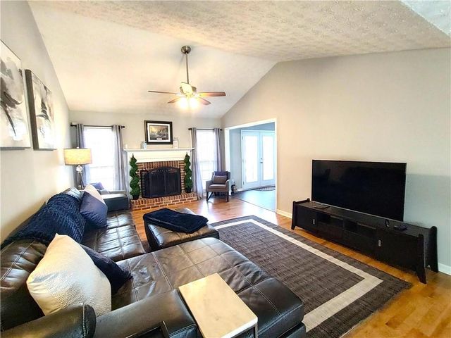 61 Maplewood Cove, Acworth, GA 30101