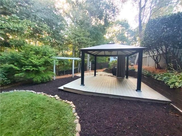 61 Maplewood Cove, Acworth, GA 30101