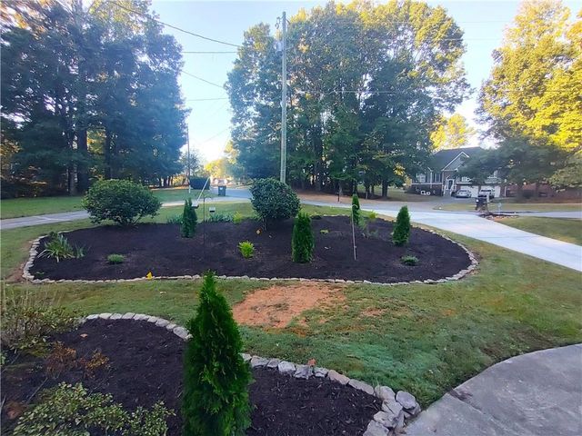 61 Maplewood Cove, Acworth, GA 30101