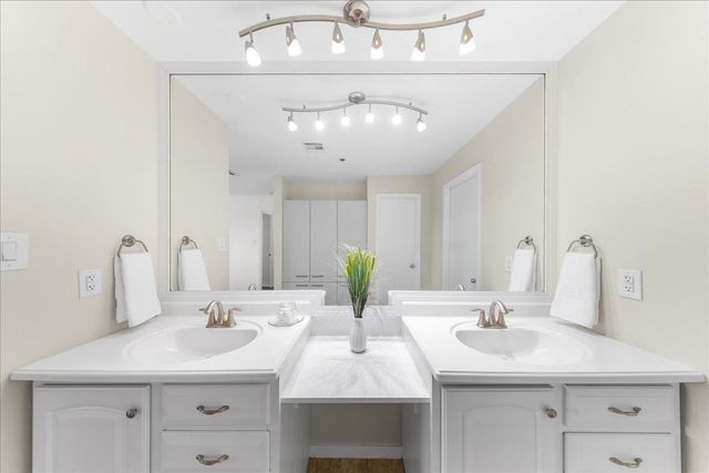 40 N Interstate Hwy 35 6B3, Austin, TX 78701