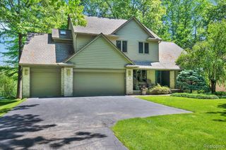250 Woodcreek Court, Commerce Twp, MI 48390