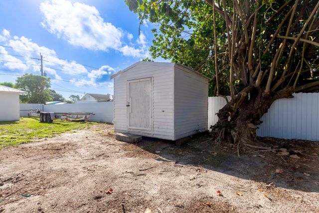 5060 SE EBBTIDE Avenue, Stuart, FL 34997