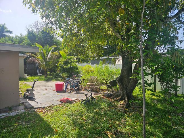 6134 HOGAN CREEK Road, Margate, FL 33063