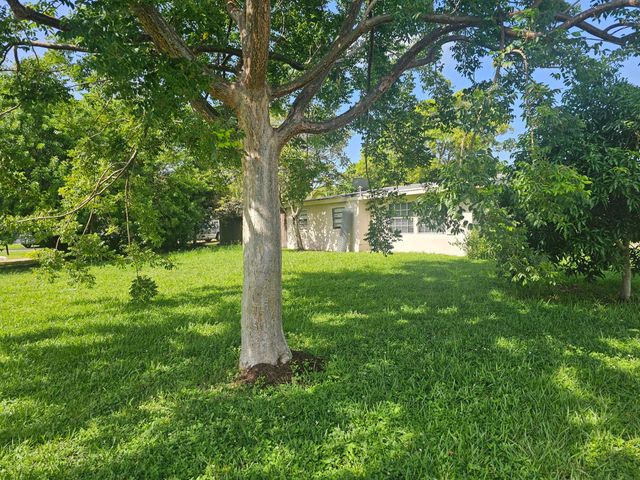 6134 HOGAN CREEK Road, Margate, FL 33063