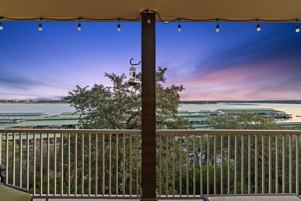 6704 Lantern View DR 202, Jonestown, TX 78645