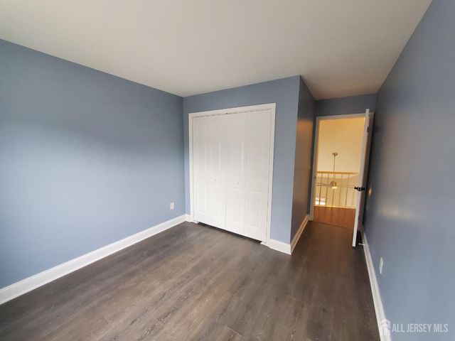 102 Lawrence Lane 28, New Brunswick, NJ 08901