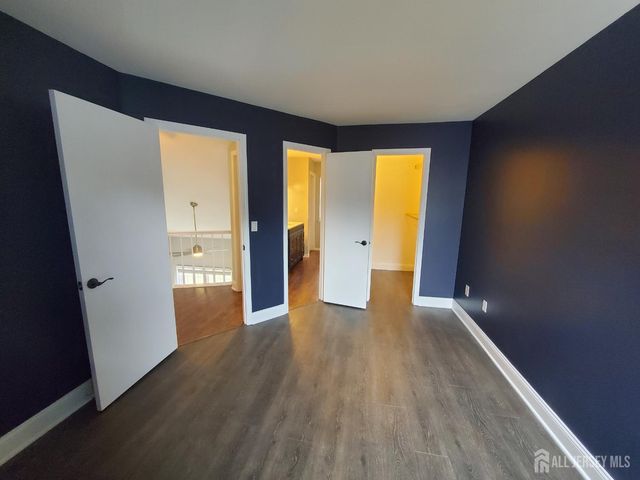102 Lawrence Lane 28, New Brunswick, NJ 08901