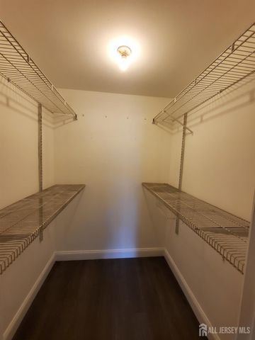 102 Lawrence Lane 28, New Brunswick, NJ 08901