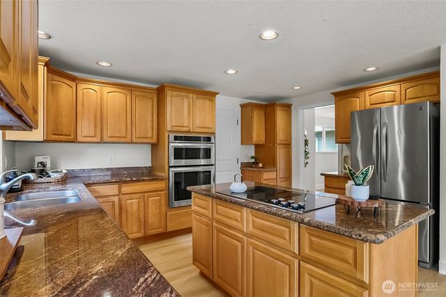 6164 NE 192nd Street, Kenmore, WA 98028