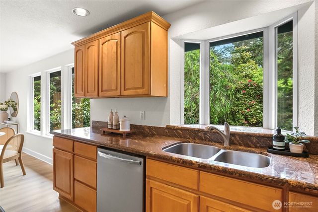6164 NE 192nd Street, Kenmore, WA 98028
