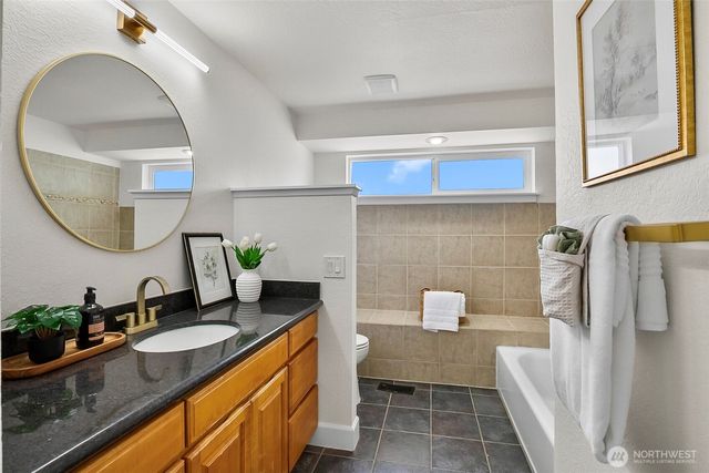 6164 NE 192nd Street, Kenmore, WA 98028