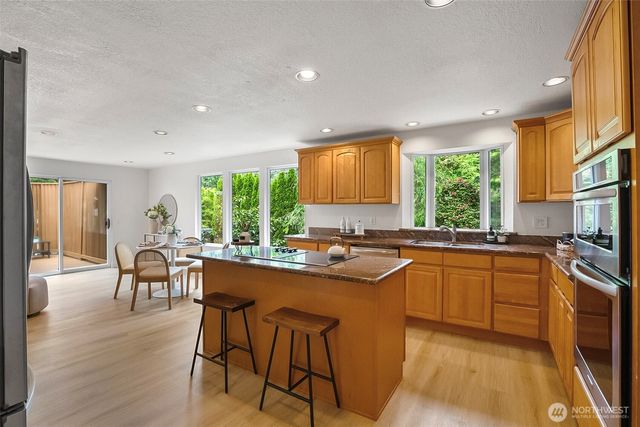 6164 NE 192nd Street, Kenmore, WA 98028