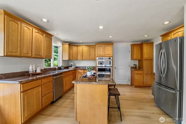 6164 NE 192nd Street, Kenmore, WA 98028
