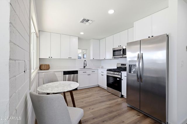 8112 E 1ST Avenue, Mesa, AZ 85208