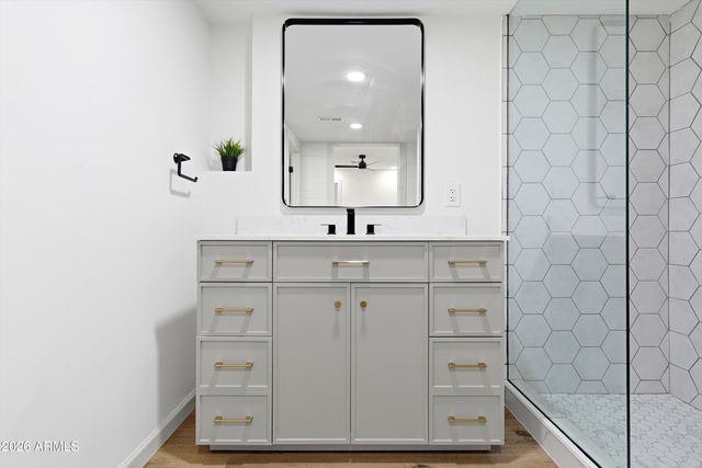 8112 E 1ST Avenue, Mesa, AZ 85208