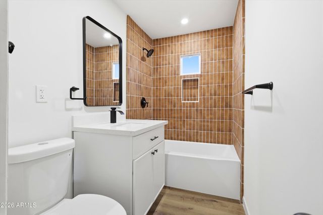 8112 E 1ST Avenue, Mesa, AZ 85208