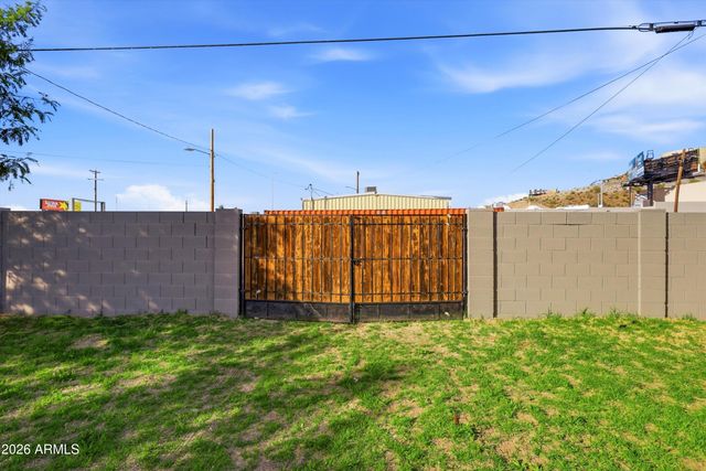 8112 E 1ST Avenue, Mesa, AZ 85208