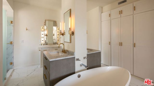 1424 N Crescent Heights Boulevard 61, Los Angeles, CA 90046