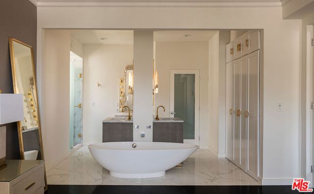 1424 N Crescent Heights Boulevard 61, Los Angeles, CA 90046
