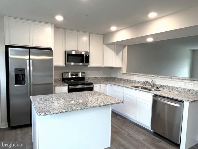 90 MOSES DRIVE, Martinsburg, WV 25405