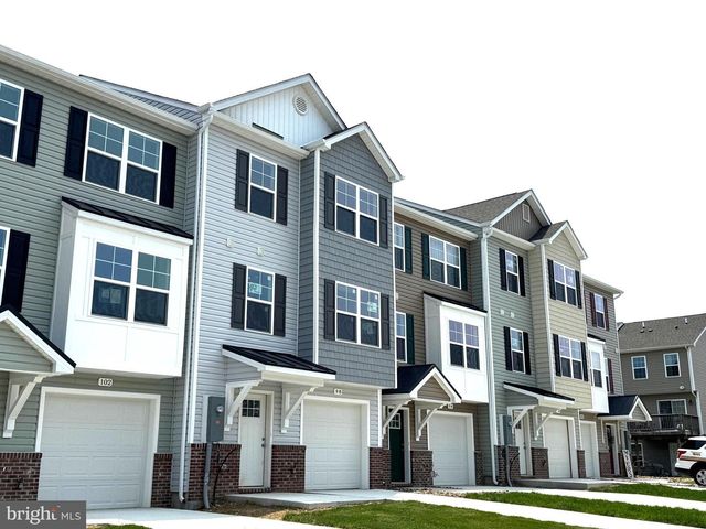 90 MOSES DRIVE, Martinsburg, WV 25405