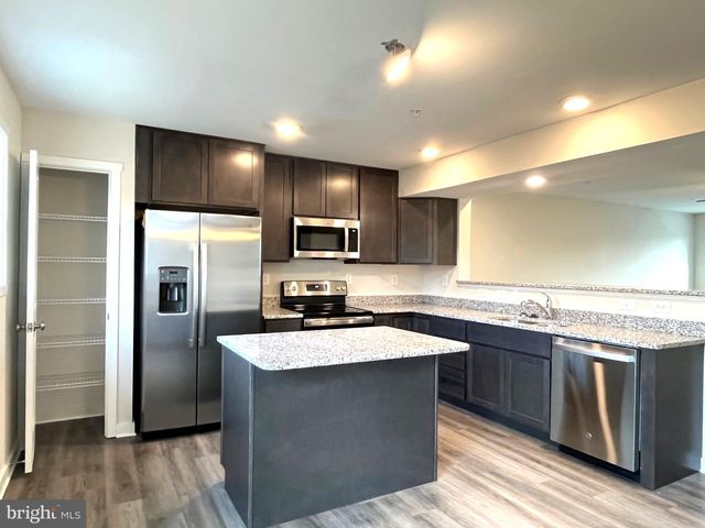 90 MOSES DRIVE, Martinsburg, WV 25405