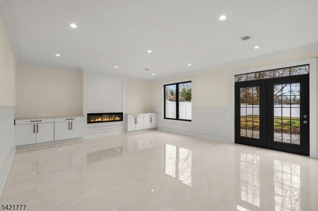 6 E Knollwood Rd, Edison Twp., NJ 08817