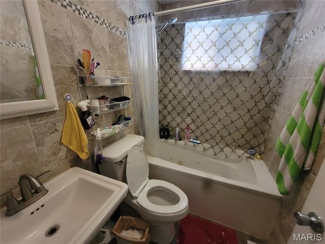 8111 Southpark Court, St Louis, MO 63125