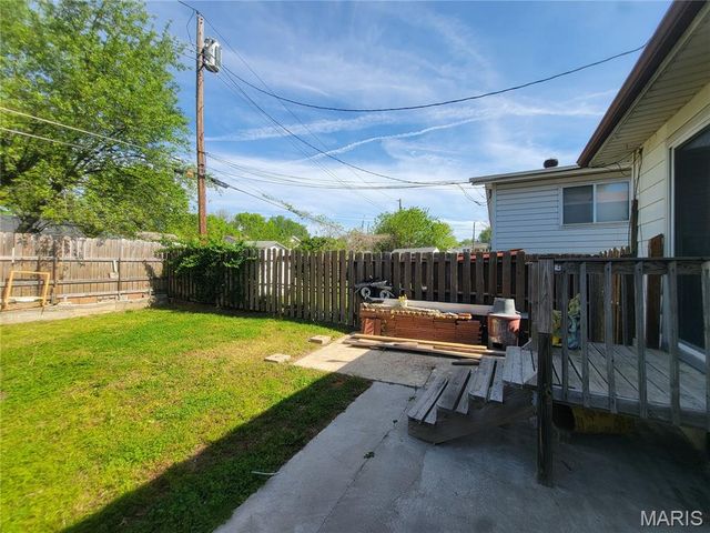8111 Southpark Court, St Louis, MO 63125