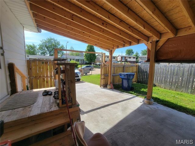 8111 Southpark Court, St Louis, MO 63125