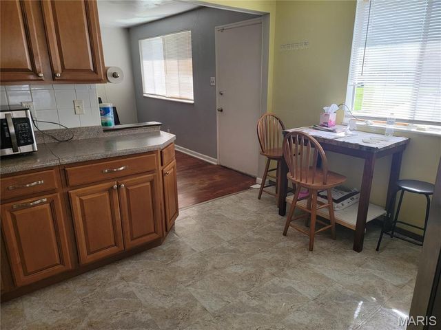 8111 Southpark Court, St Louis, MO 63125