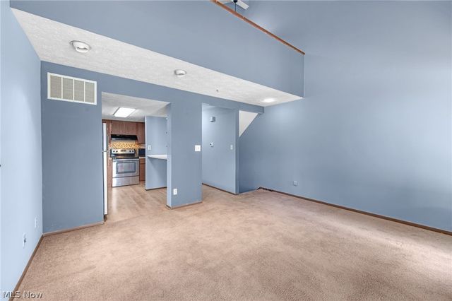 621 Center Avenue, Cuyahoga Falls, OH 44221