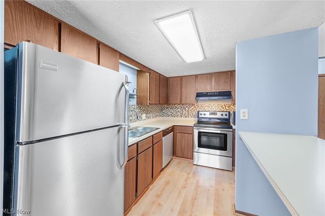 621 Center Avenue, Cuyahoga Falls, OH 44221