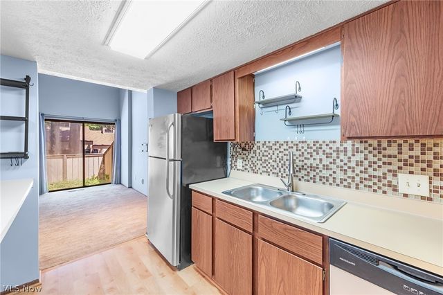 621 Center Avenue, Cuyahoga Falls, OH 44221