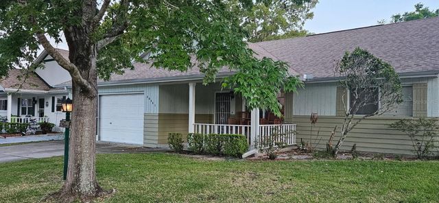 8666 SW 92ND LANE F, Ocala, FL 34481