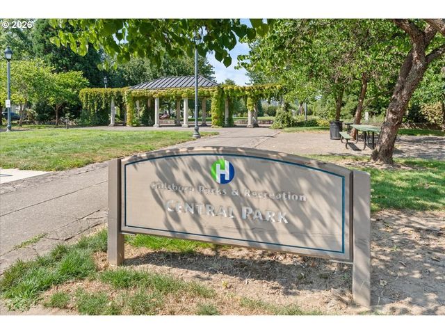 1790 Ne ASHBERRY Dr, Hillsboro, OR 97124