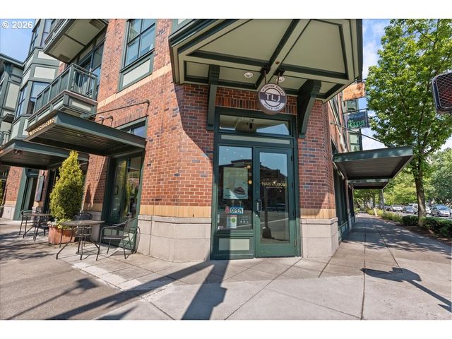 1790 Ne ASHBERRY Dr, Hillsboro, OR 97124