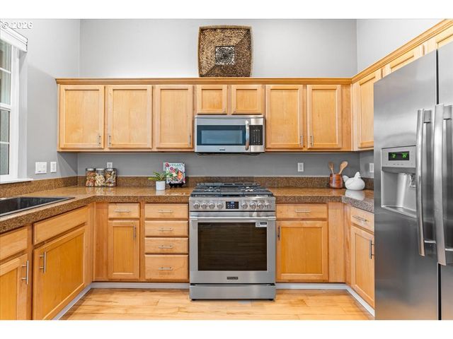 1790 Ne ASHBERRY Dr, Hillsboro, OR 97124