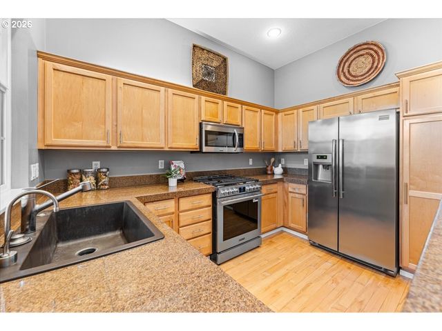 1790 Ne ASHBERRY Dr, Hillsboro, OR 97124