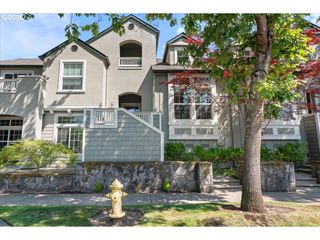 1790 Ne ASHBERRY Dr, Hillsboro, OR 97124