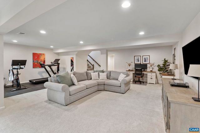 1490 WICKHAM POND DR, Charlottesville, VA 22901